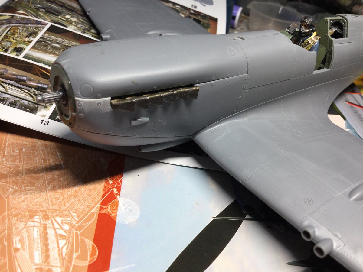 Ham1965H's tweet photo. スピットファイア mkⅧ（タミヤ32）製作中です。エンジン付きました！ちゃんとカバーもくっつきますネオジム磁石で😀 https://t.co/xV91pbwTlm