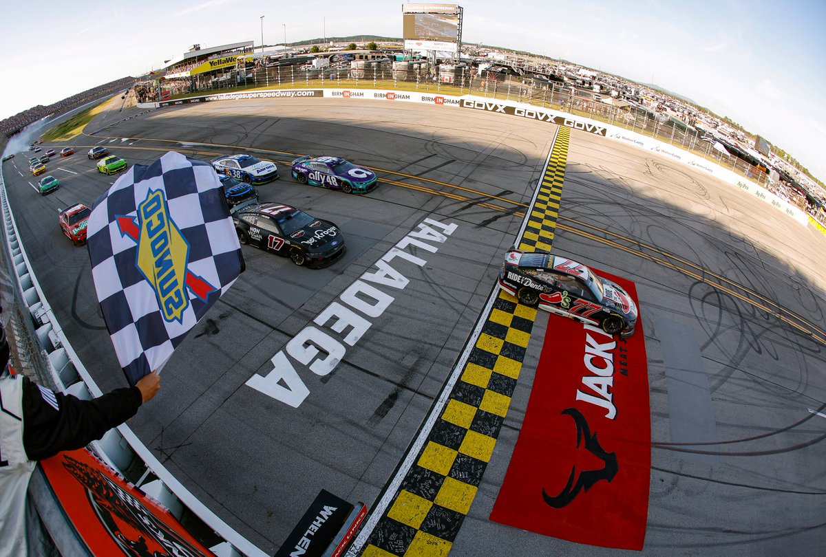 motoresapleno's tweet image. #NASCAR en #Talladega – #Carrera: Carson #Hocevar consigue una emocionante primera victoria en Cup. #motoresapleno #automovilismo #motorsport 
motoresapleno.com.ar/2026/04/nascar…
