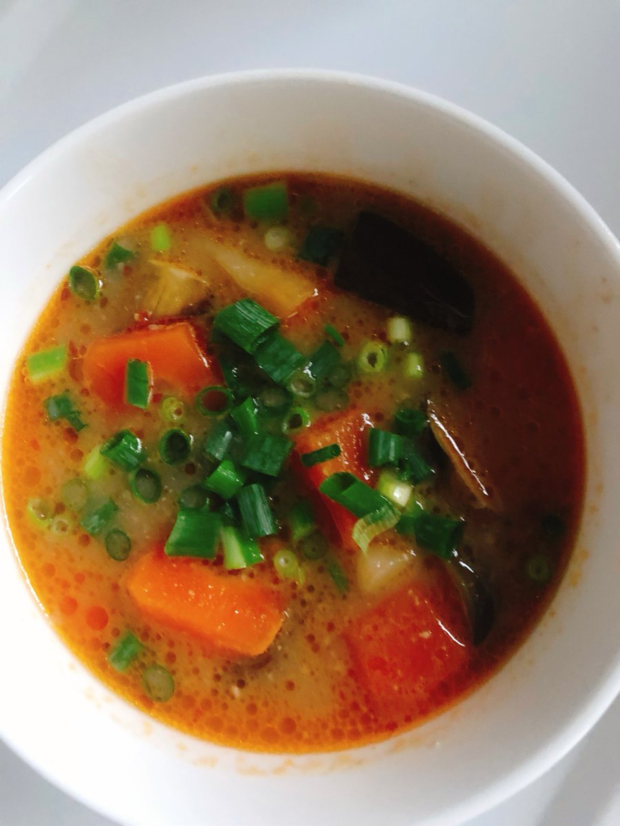 TakakoIkehpx3's tweet image. @IkehataTakako ITALIAN BEAUTY SALAD with Spicy Oriental Vinaigrette Chinese Style ❤️ Vinaigrette Chinese Style ❤️
Buttered Potatoes, Spring Onions, Zucchini, Eggplant &amp;amp; Tomatoes 🍅 
SPICY TONJIRU A LA CHINOISE ❤️
Happy Monday ❤️ Buon Appetito 
#homecooking #breakfast #strawberry