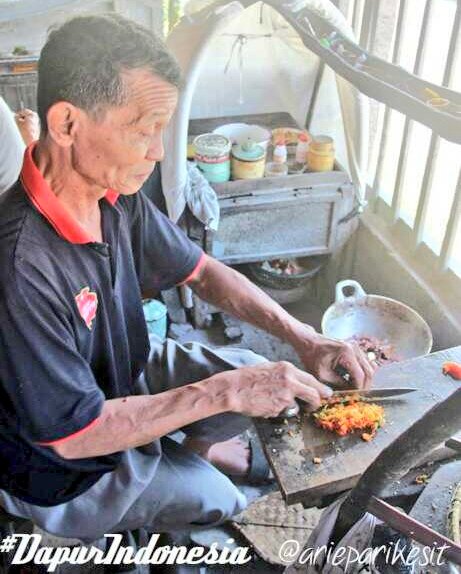arieparikesit's tweet photo. Raja tega dari Bantul 

Anda kenal orang ini? 

Dia terkenal tega terhadap para "korban" nya

Sudah ratusan orang bahkan mungkin ribuan menjadi korban keganasannya https://t.co/oQLvkqshmQ