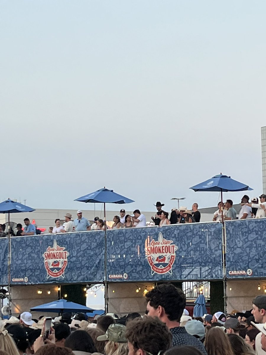 Ryan09925678's tweet image. Evan Carter rockin the cowboy hat along with Josh Jung at the Riley Green show. #allfortx