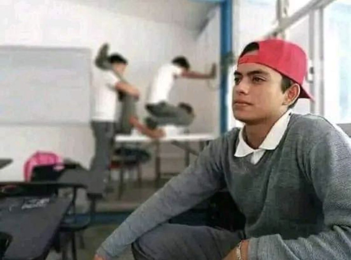 _im_fer's tweet image. No necesitas tener todo resuelto ahora. La vida se entiende mientras se vive, no antes. A veces avanzar es simplemente no rendirse y seguir intentando, incluso sin tener claro el camino.  Atte: Tomás 

#pendejo #memes #puñeton #Mexico