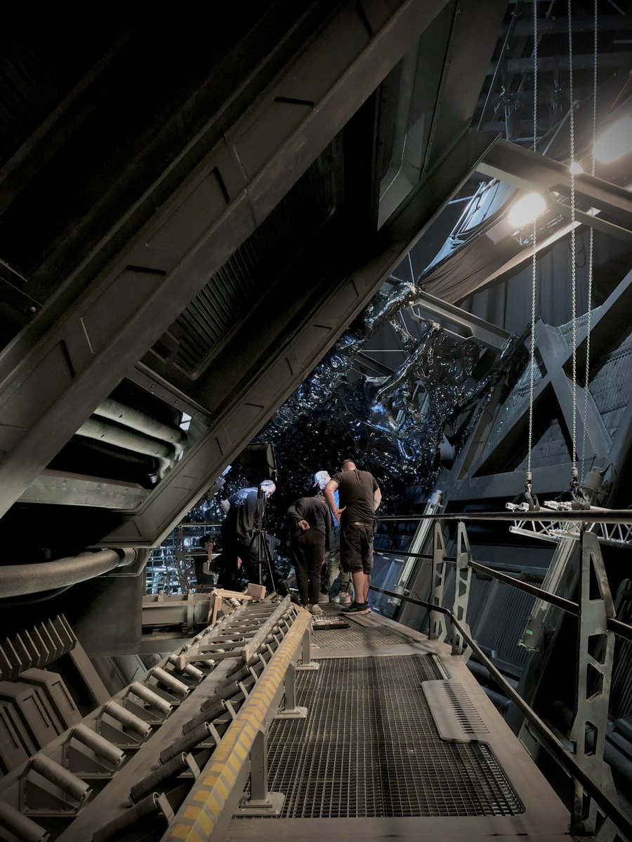 nickstath_art's tweet image. Happy #AlienDay !
Here’s a throwback to some photos of me on set of #AlienRomulus back in 2023

Alien will always be incredibly special for me due to the people I met, and the doors that opened for my career