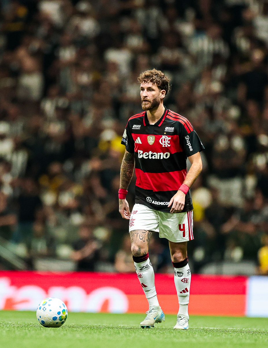 Ó os caras aí! A dupla Leo-Leo de volta em campo pelo Mengão!

#lancedojogo