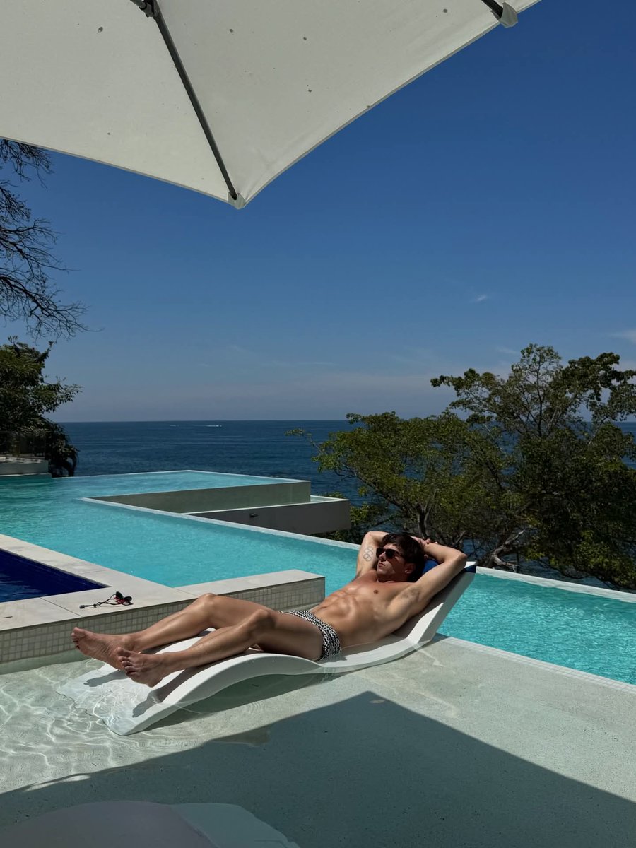 Follow 🅜🍑🅓🅔🅛︎🅢 🅜🅔🅝 🅗🏳️‍🌈 🏳️‍⚧ 💪10K tweet media