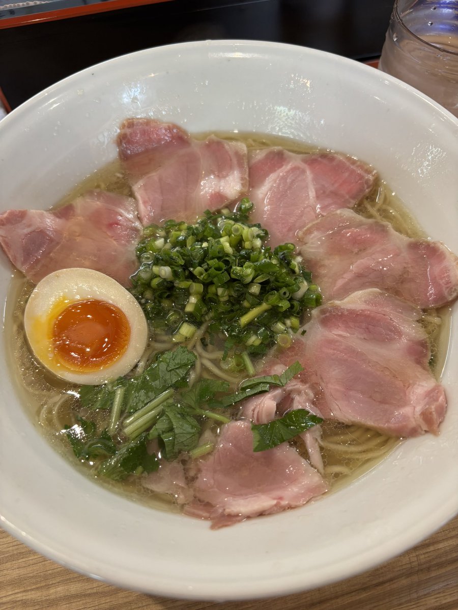 mamonorith's tweet photo. 本日のランチは

中華そば心さんにて

中華そば！🍜

絶品の炙りチャーシュー丼も食べたかったのですが

平日の10:30訪問で売切はさすがです🐷

ごちそうさまでした🙏✨ https://t.co/z5SBxxCct1