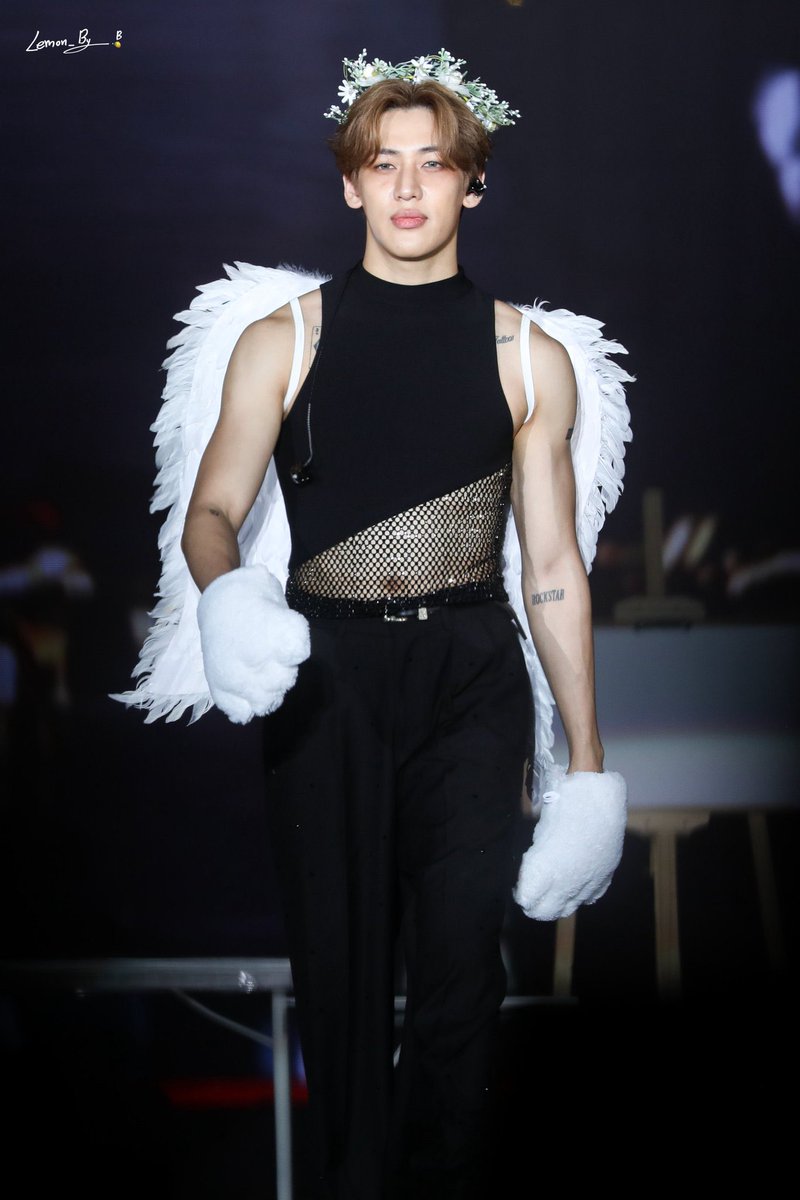 myself🪼🪼 tweet media