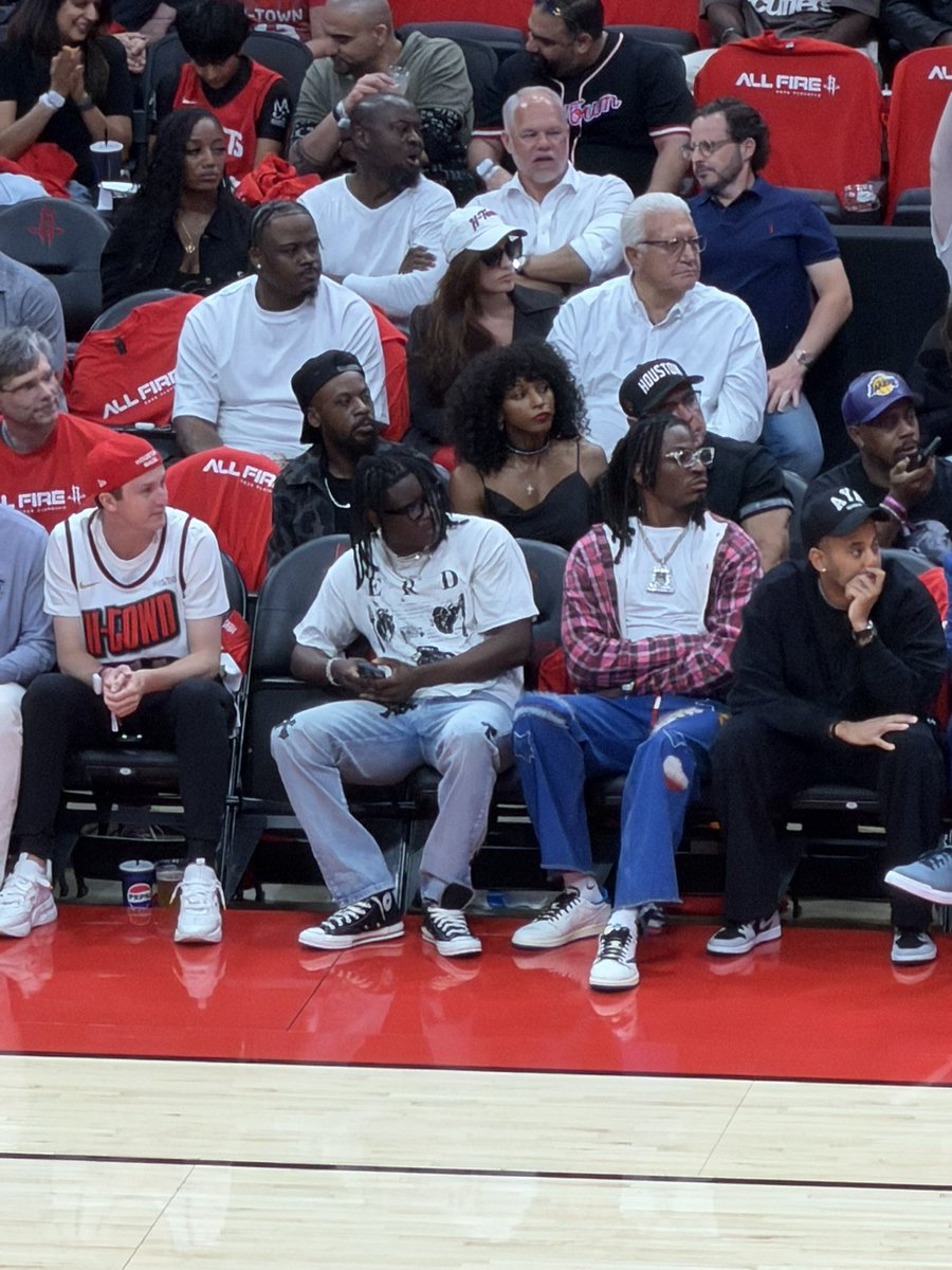 AdamJWexler's tweet image. #Texans DBs Kamari Lassiter (@kamari_lassiter &amp;amp; @CalenBullock are courtside for Game 4 of #Rockets-Lakers. Seated next to them is @AthletesFirst partner/agent @DavidMulugheta .