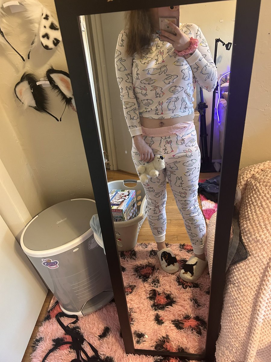 hi silly babies 👋
#abdl