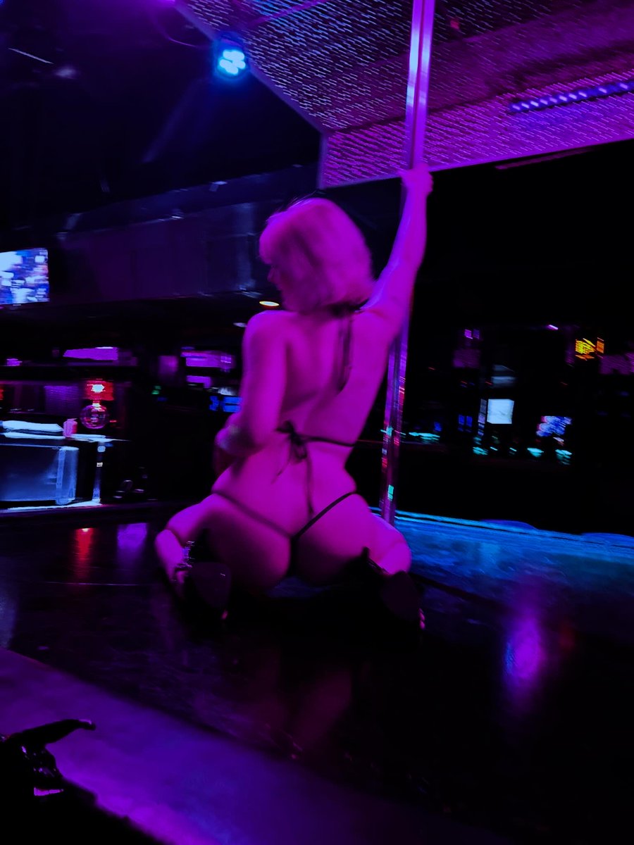 iluvsarahlove's tweet photo. running content deals on OF and fansly……. links in bio 🌶️
#bratprincess #teenage #sellingconteny https://t.co/b7Wz5SqYUg