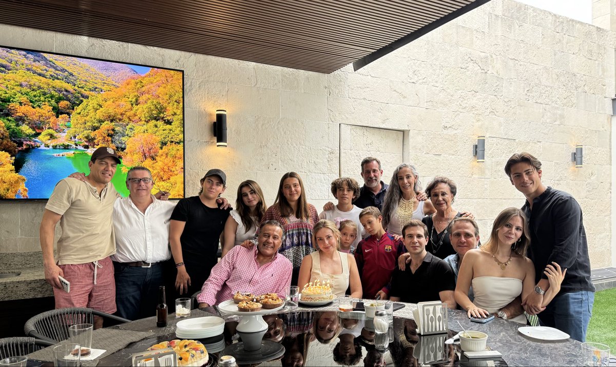 ACCIONPLANETA's tweet image. Family &amp;amp; Friends #Pre-Festejo Renacuajin #27years 🥳🥳🥳🍛😉 @ACCIONPLANETA