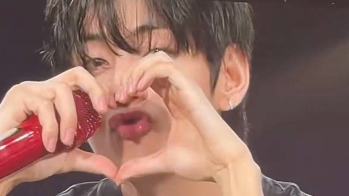 vhope love bot tweet media