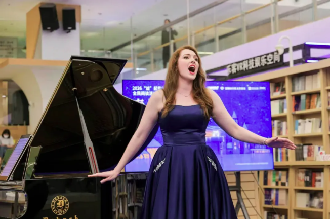MetaGuangdong's tweet image. Shenzhen turns the page with its latest Reading Week! 📖 The initiative featured a classical concert by British pianist David Gray, bringing world-class literature and music closer to the community. 🎹🎵

#Shenzhen #ReadingWeek #WorldBookDay #CulturalExchange #ClassicalMusic