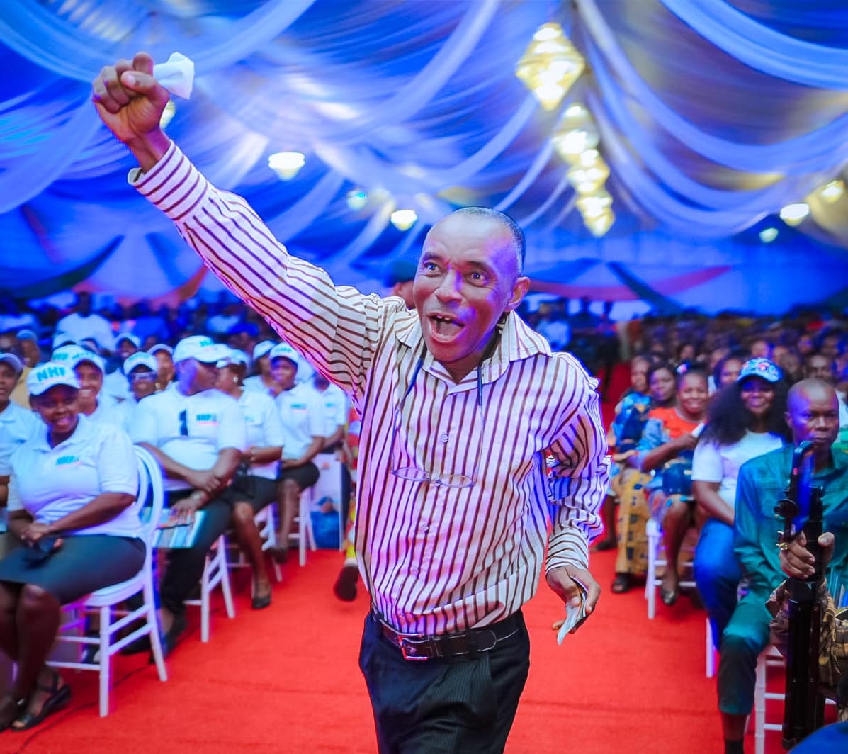 Uduakobong88439's tweet photo. At Grace Estate, 150 units were allocated to Akwa Ibom civil servants on Grade Level 0–7 through an open raffle draw, and the project is now at 100% completion. #ARISEProjectImpact. https://t.co/qxlMg5HYr1