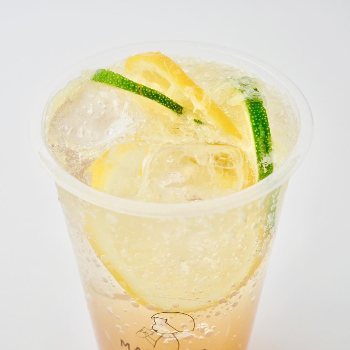 takpj3's tweet image. MARUCHA(南新町)の #HappySpring 
✿フルーツソーダシリーズ 青・レモン
M 550円/L 600円(税込)
ライムとレモンの爽やかさに、ジャスミンティーの華やかな香りが溶け込み、ソーダと合わせてさっぱりと仕上げました。