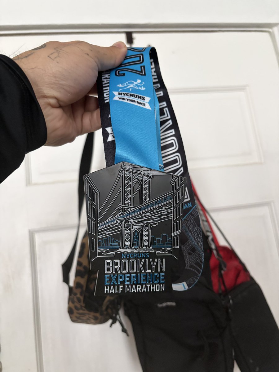 bansky's tweet image. Paid real money to wake up at 5am and run when I dead coulda just ran for free at any time lol