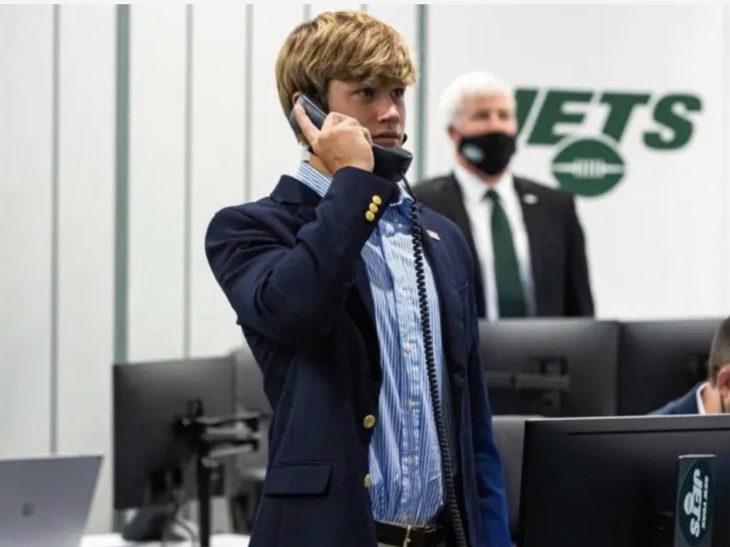 NYTakeFlight tweet media