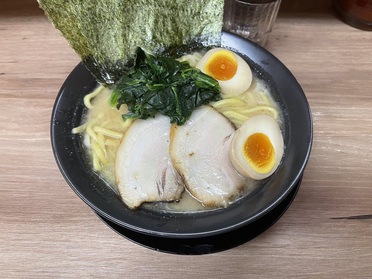 ミカド tweet media