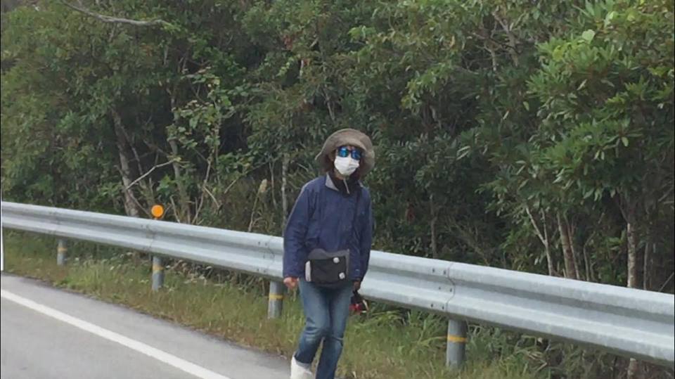 【反基地活動家】
私は都度都度、反基地活動の現場に入り
現状を見てきました。
彼らの嗅覚は鋭い。
自分たちと違うと感じると即座にスマホや
カメラを向けてきます。
時には前後を車で塞がれ軟禁されることもあります。
このような連中が口にする平和って何でしょうか？