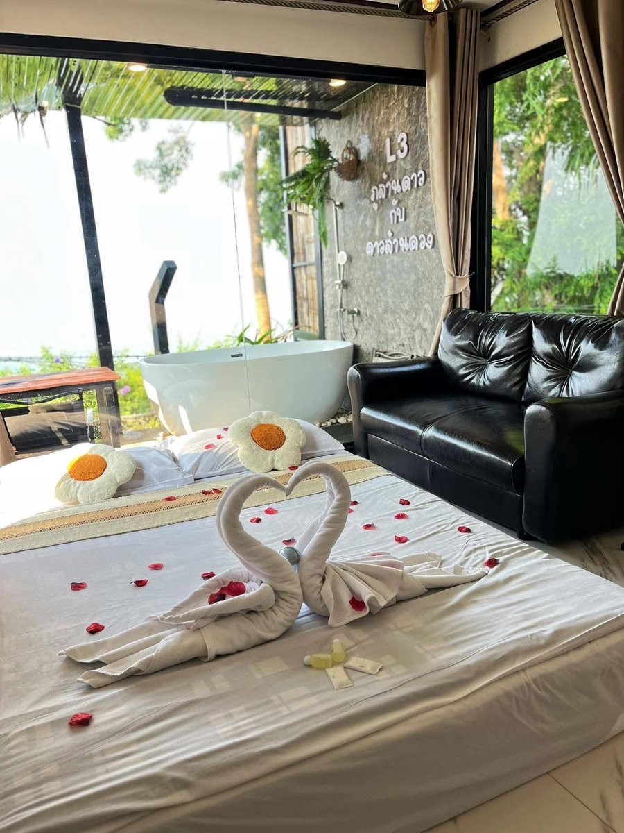 Khunluk🦩🌈🌸 tweet media