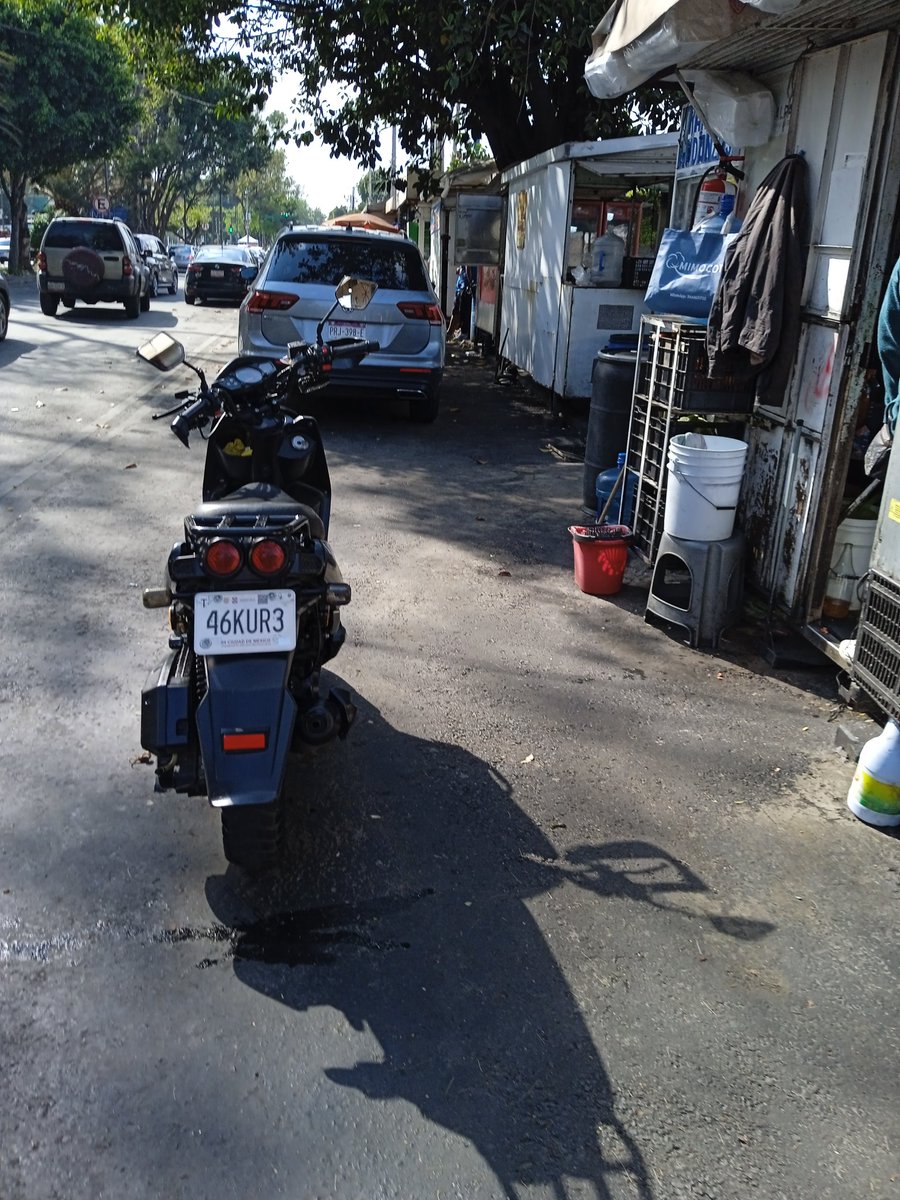 Vane2125's tweet image. Yo lo sé pero ¿Entonces a quién recurrimos, quién finalmente tendrá los tompiates para retirar el ambulantaje en todo el #DistritoFederal? 
#EnSerio ¿Se podrá interponer un amparo antes la @SCJN para que respeten el derecho al libre tránsito de los peatones y #PcD?