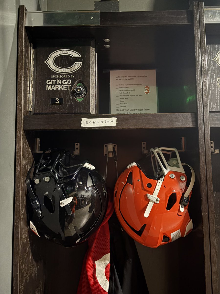 CoachJakeDawson's tweet photo. Scripts finished up, equip passed out, fired up for Day 1 of spring ball with @CHSDragonsFB 🐉🐉 

Year 8 gets fired up tomorrow! https://t.co/ybw7xRZbC0