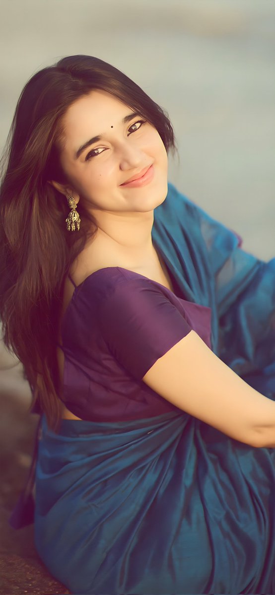 anjanasammu's tweet image. New week. New beginning. 💙😚

Happy Monday 💙🫶🏻