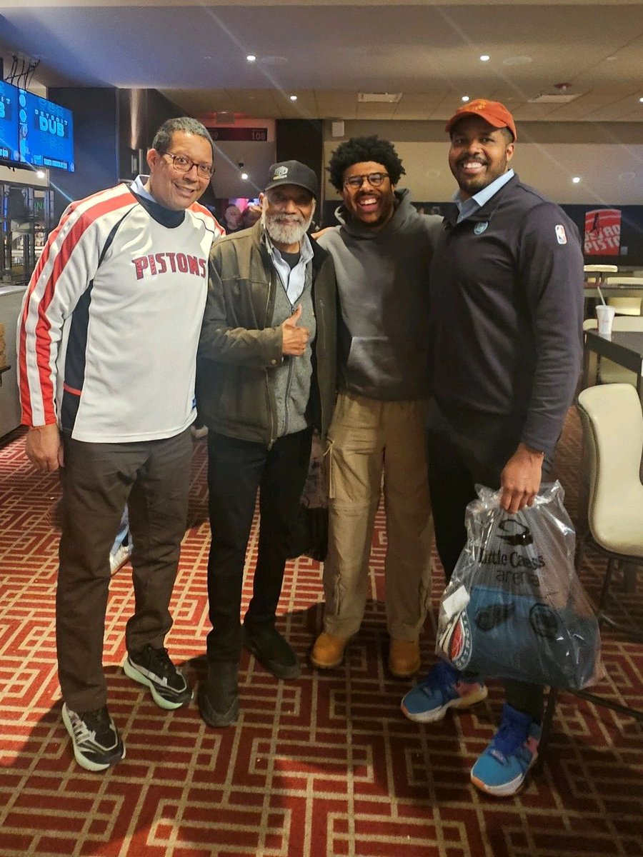 ficonnected's tweet photo. 🔥#Detroit basketball!🔥

With the game for the @DetroitPistons vs. @OrlandoMagic happening tomorrow, momentum is being felt everywhere!💙❤️

During the season, we brought leaders from our Next-Gen Board to attend a monumental game!

Who’s ready for tomorrow?👀🏀

#Ficonnected https://t.co/m78ZwhDBe2