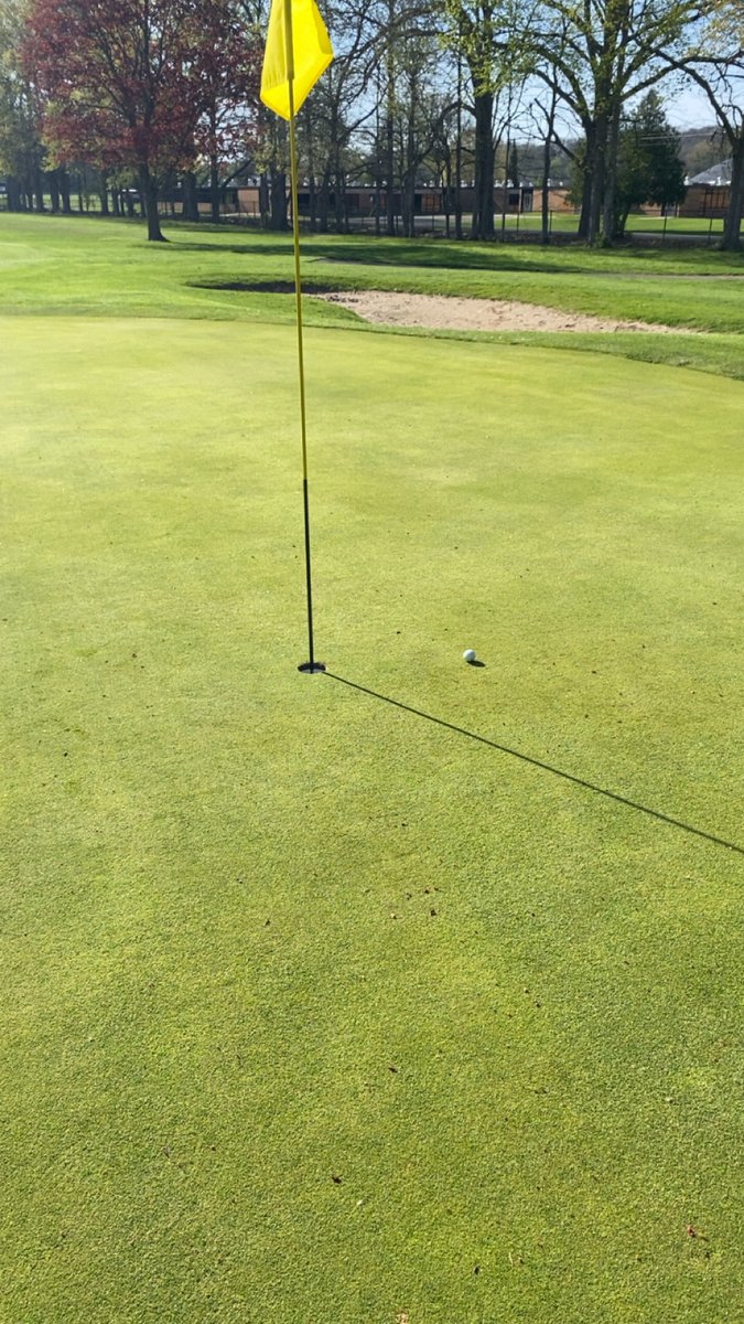 OriginalChance's tweet photo. Hit one of my best all time shots today. Pitching wedge, 150 yards into the wind 🔥 https://t.co/8q9UMW3f5z