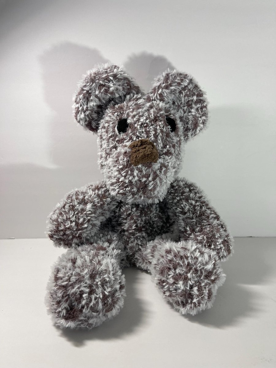 shabvintiqueflr's tweet image. Say hello to your next cuddle companion! 🧸 Our Furry Brown Bear Snuggler Plushie is ideal for babies and toddlers—perfect as a present or special keepsake. Discover more: nuel.ink/92jbXB #teddybear #snuggler #babygift #etsyfavorite
