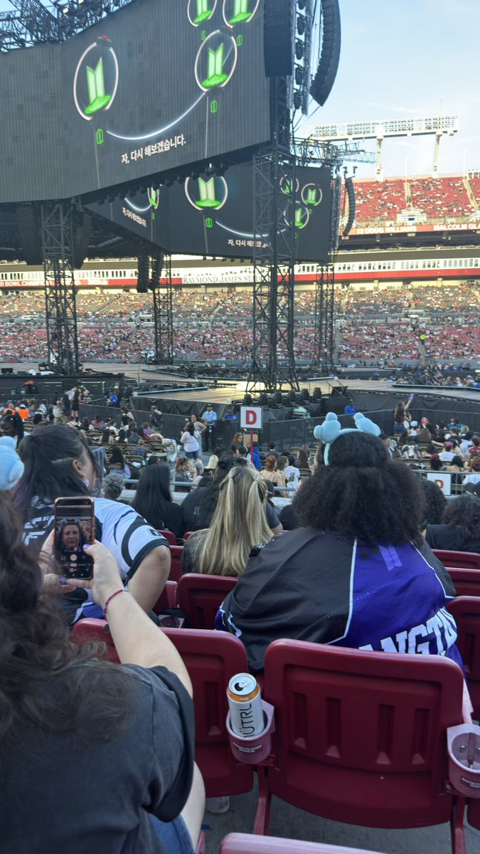 ang🍪SEEING BTS TODAYYYY tweet media