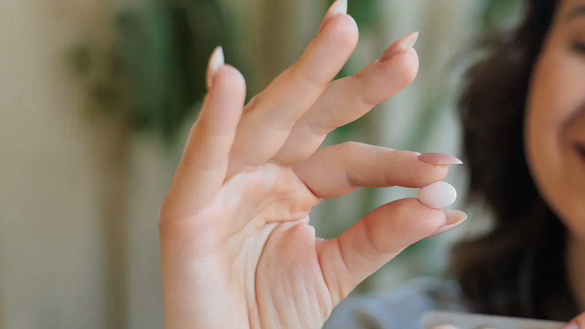 ABangalibabu's tweet image. In the recently released draft National Formulary of India (NFI)-2026, the government has advised individuals with certain risk factors to be cautious with oral contraceptive pills.
Link: happiesthealth.com/articles/women…
@HHDigital1 
#health #wellness #women #womenshealth #birthcontrol