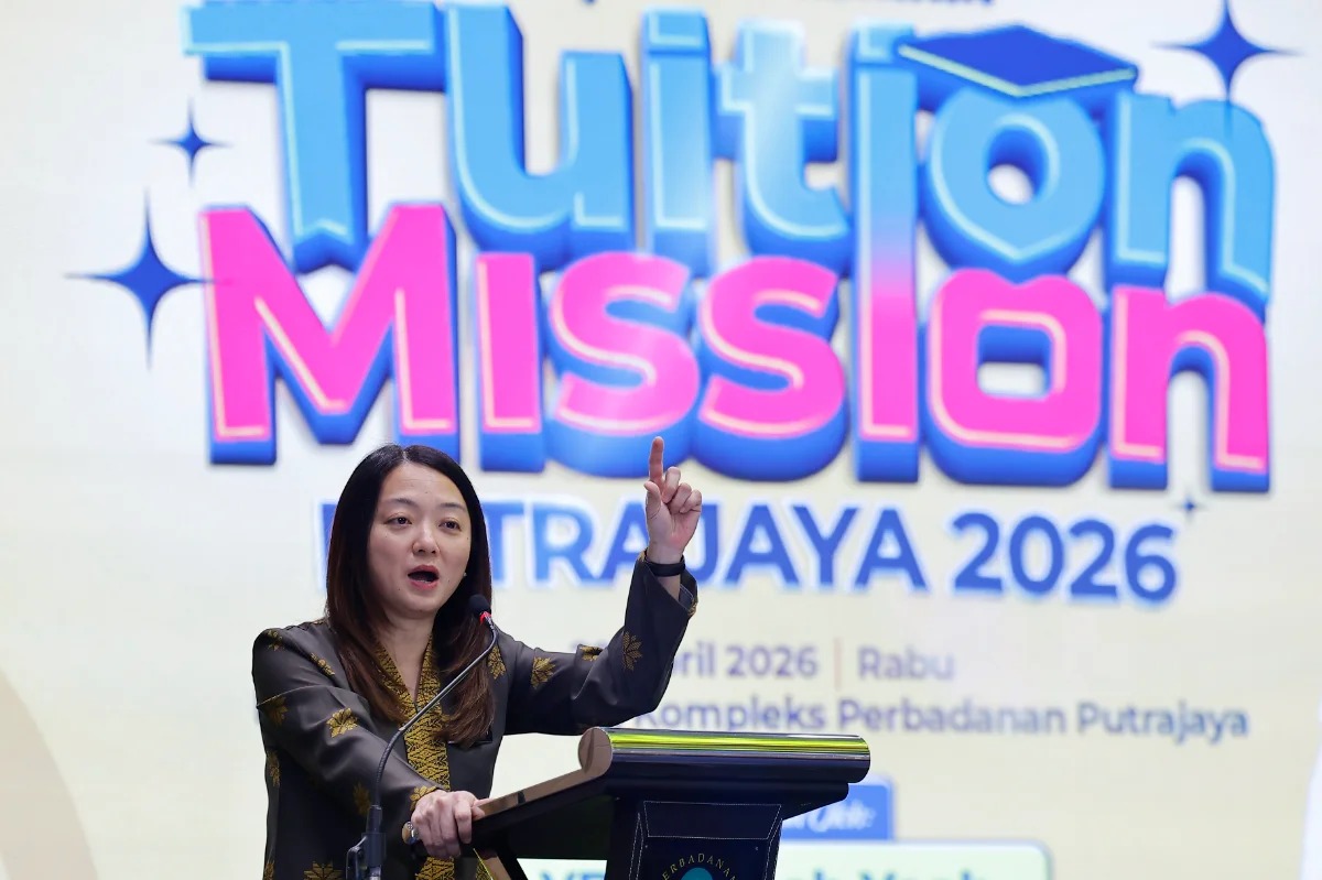 minutesmynews's tweet image. Teen Reunites With Mother After 16 Years, Seeks Blessing To Further Studies
minutesmy.com/teen-reunites-…
#malaysianews
 #minutesmy 
#familyreunion 
#SecondChance