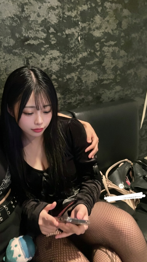 えれな tweet media