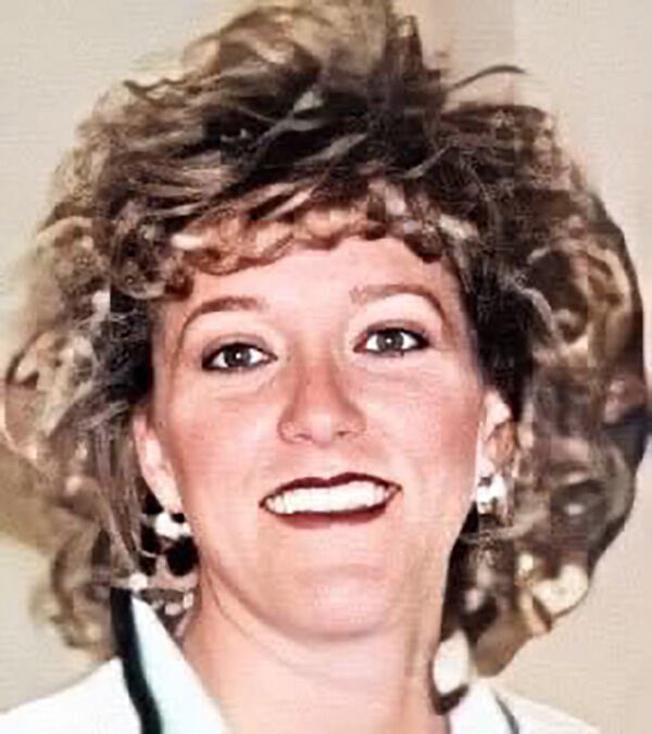 TCATTUnsolved's tweet photo. Join Mike and Gibby on the True Crime All The Time Unsolved podcast as they discuss Traci Kegley. On April 26th, 1998, Traci went out to run errands with her daughter. The following day, her vehicle was found on the side of the road with her daughter inside. #truecrimepodcast https://t.co/9m9x1dR77S