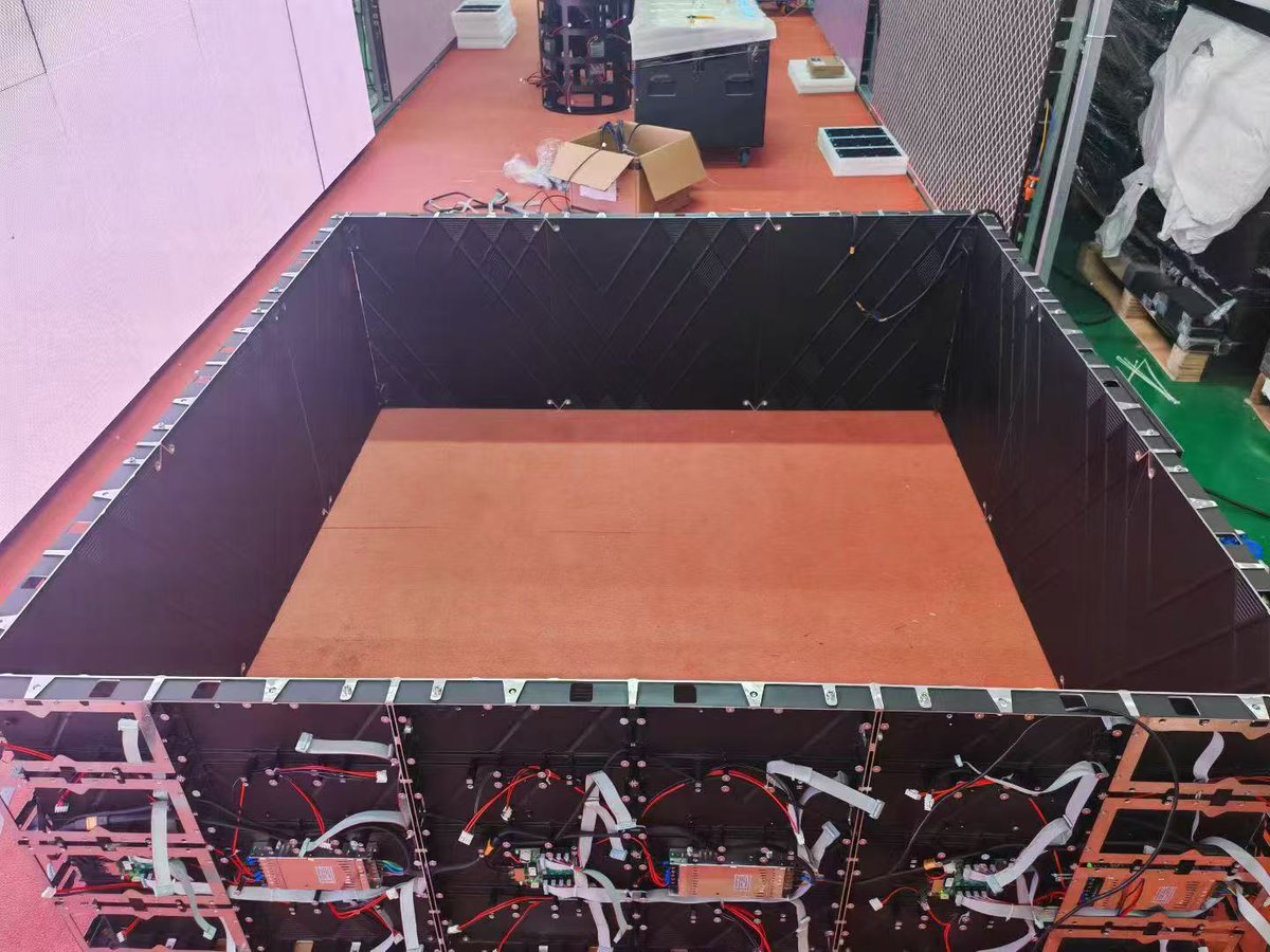 TracyHu16's tweet image. #Curved #Flexibled #45degree #90degree #rightangle #LEDdisplayscreen #ledpanel #ledvideowall #COB #GOB #events #ledmodule Waiting for your inquiry and orders,  Call/WeChat/WhatsApp: 0086-18316843344