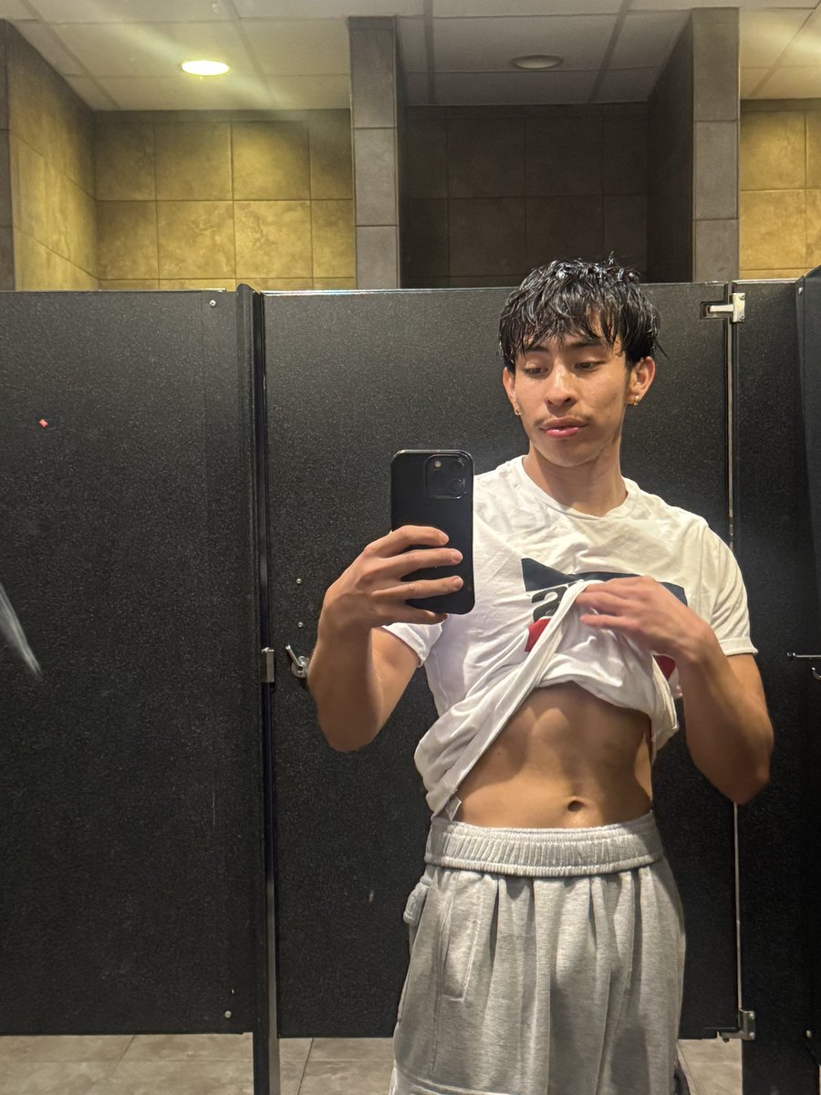 kingslayri's tweet image. I’m lacing all my cleats if necessary #az  #cloud