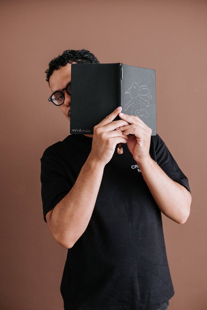 burrrnthewitch's tweet photo. Oi gente, eu sou o João e eu tenho uma lojinha de bordados na rede vizinha. Vem conferir meus produtinhos hihi 😘 https://t.co/pOsVLA3l5g