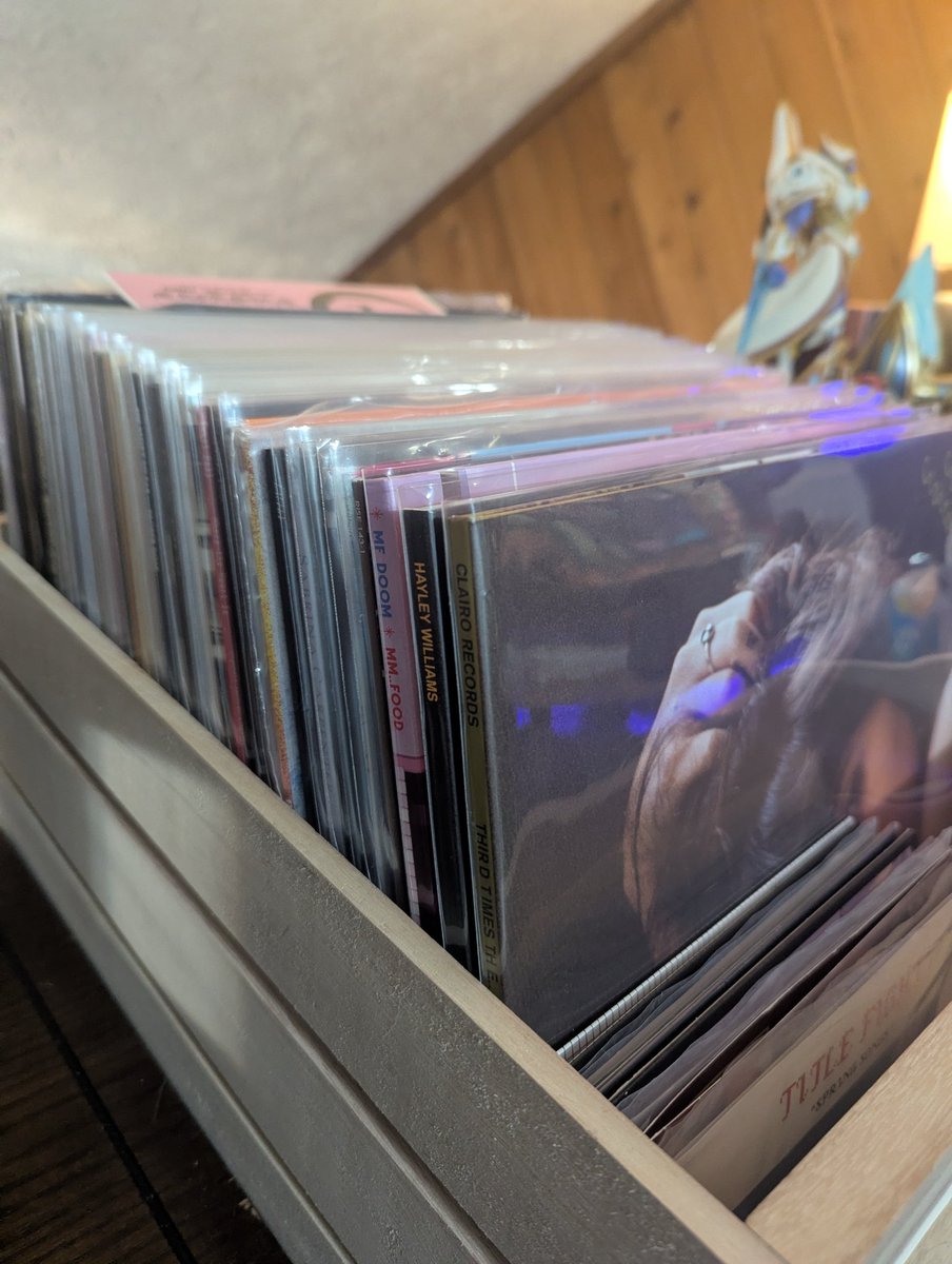 greycarter01's tweet photo. Something about double sleeving records is so satisfying. https://t.co/EjSYfirPph