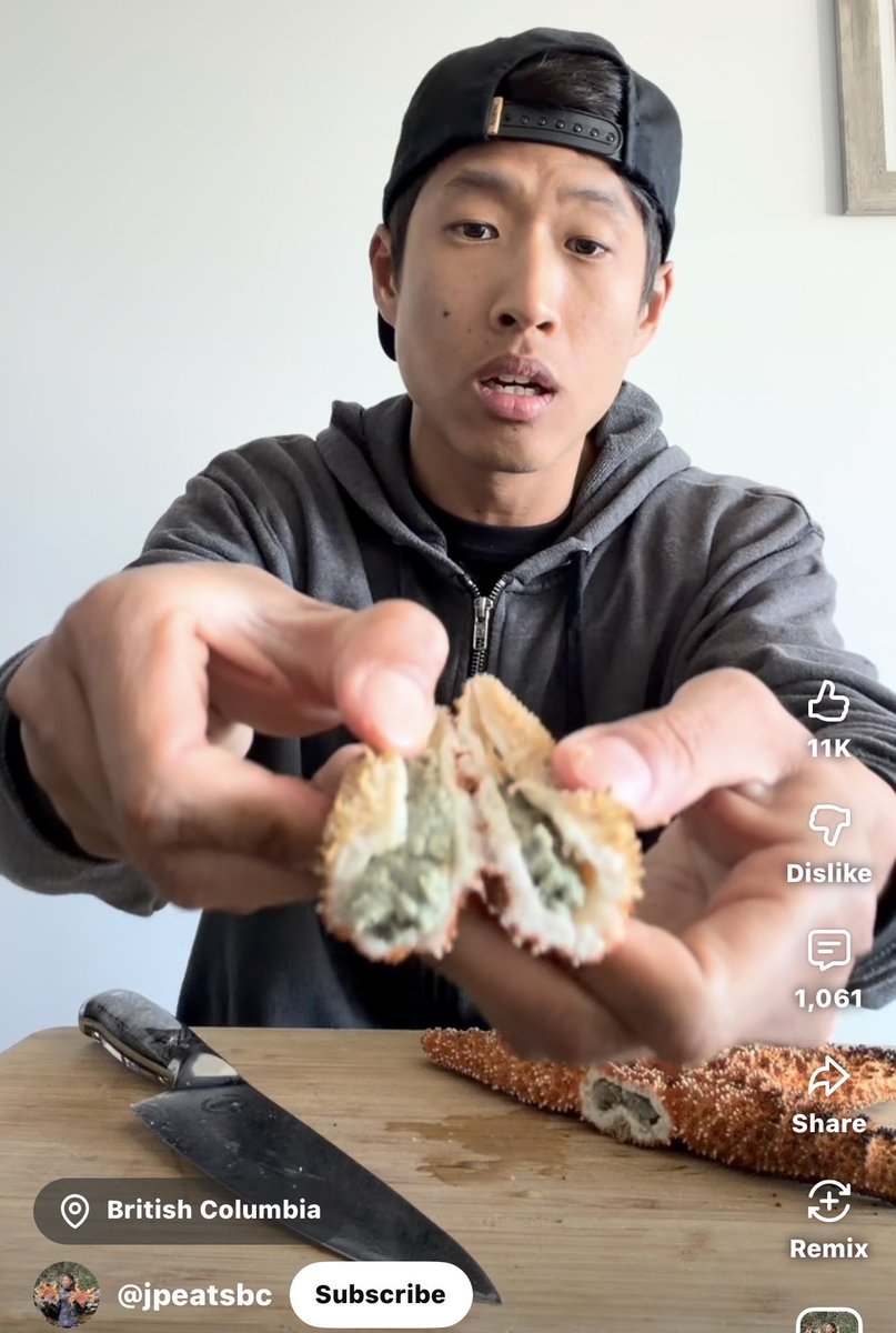 TamedBark's tweet image. HOLD UP

What’s up with ppl eating #STARFISH 𓇼

Basically eating the gonads , fried, though endangered and there’s toxins

Found in China🇨🇳 | Japan🇯🇵  cuisines; not much substantial ℹ️  on this