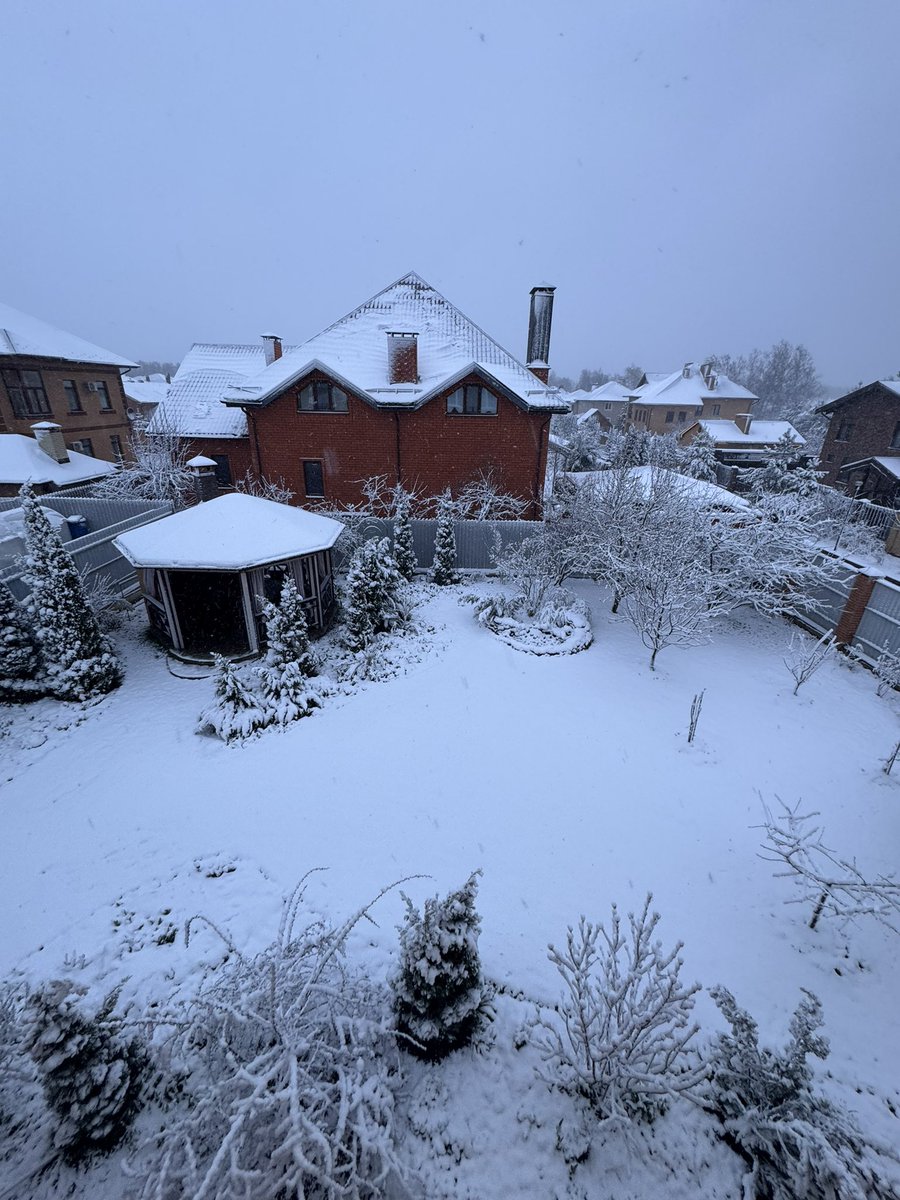 Kachan_Leoneed's tweet image. Вот это поворот  😮 
27 апреля, Новая Москва 

#Moscow #Spring #Snow #Москва #Весна #Снег #СкороЛето