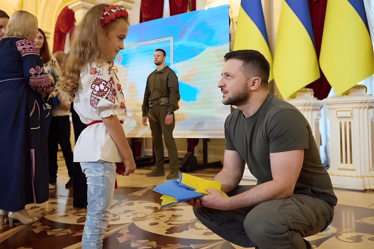 Gianl1974's tweet image. The Face of Courage

Courage isn't found in a suit, but in the heart of those who refuse to back down. The spirit of the people lives in their leaders.

#Courage #Unbreakable #Ukraine #Zelenskyy #StayStrong