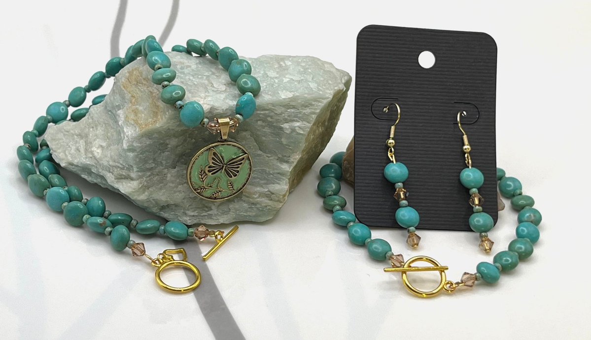 PeacefulMeKT's tweet image. Magnesite Jewelry Set Handmade @Etsy Peaceful Me Design Shop #OneOfAKind #JewelrySet #Butterfly #MomGift peacefulmedesign.etsy.com/listing/156992…