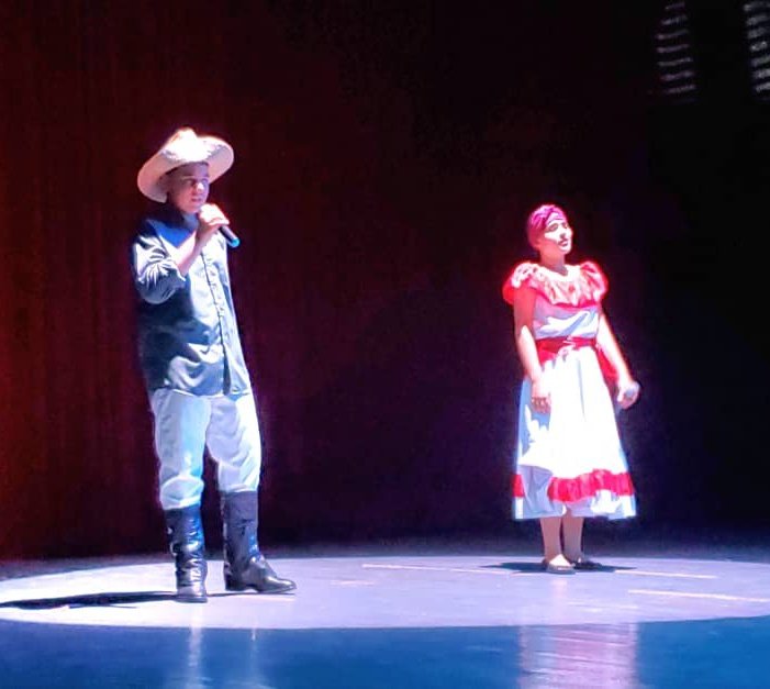 Abrakadabra: Hoy #Cienfuegos vivió algo único e irrepetible.
Ustedes, con su arte valiente y su mirada limpia, son los que defienden la cultura como, 
¡Escudo y Espada de la Nación!. 
💪Así se hace, Abrakadabra, Hoy Fernandina de Jagua brilló más fuerte gracias a ustedes!!!
#Cuba