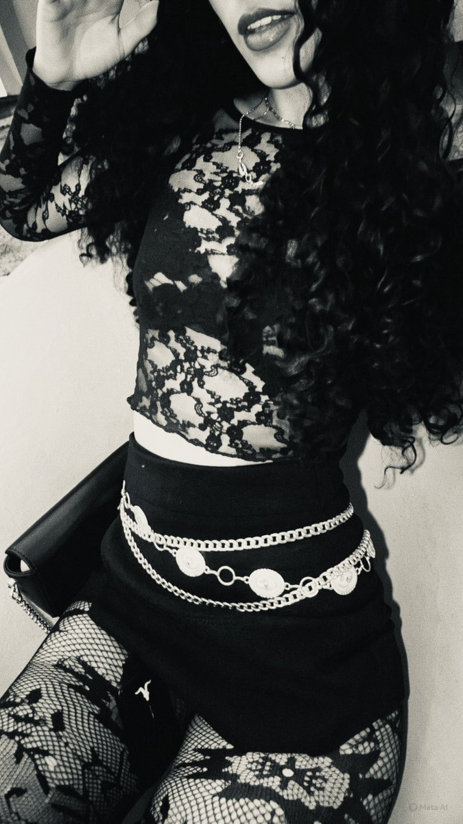 𝜗𝜚𝜗𝜚 tweet media