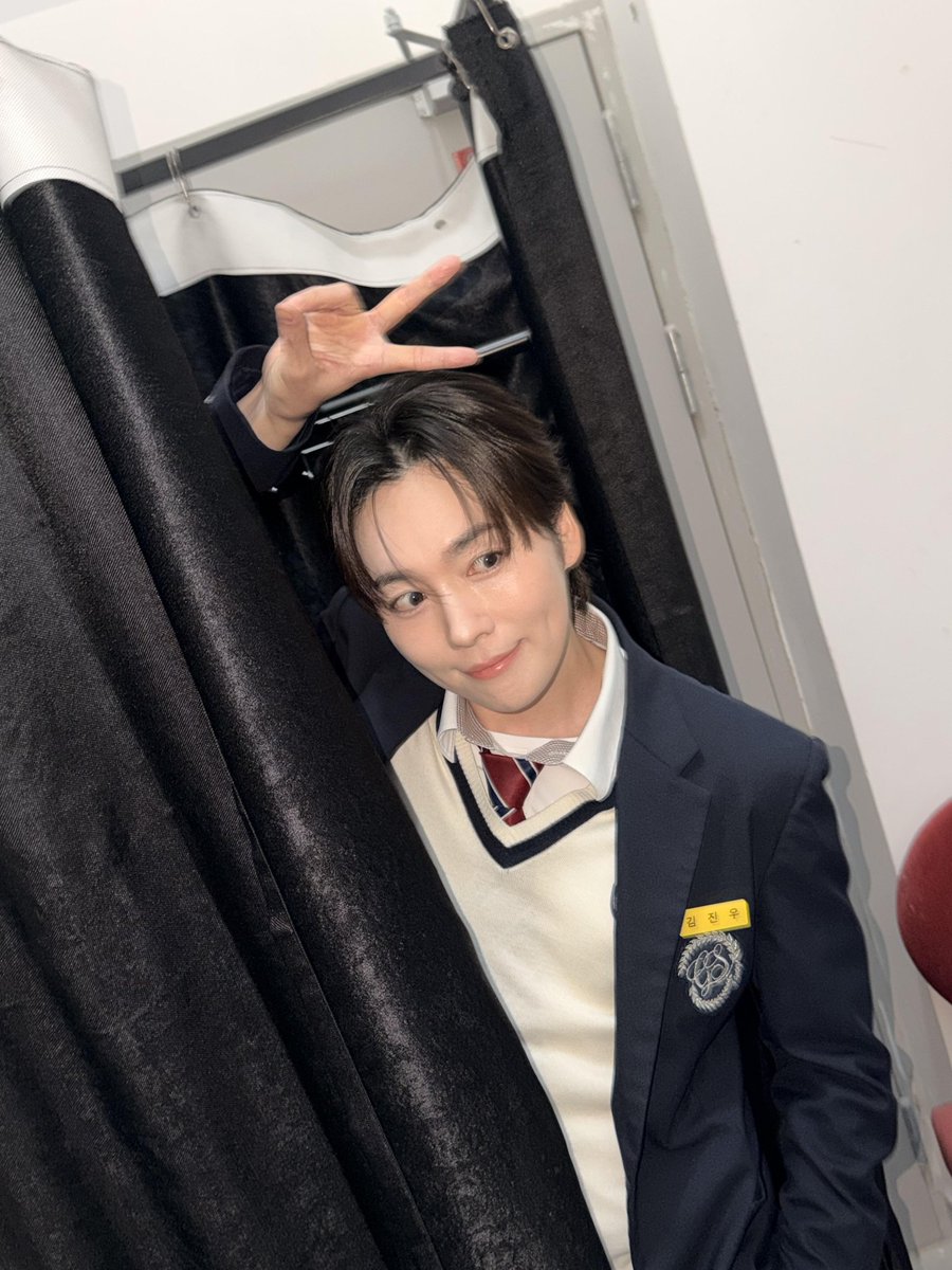 jinulove3's tweet photo. JINU'S xhs
上海❤️✌️ https://t.co/c3HWDH33jn 
#김진우 #JINU #위너 #WINNER @official_jinu_ @yginnercircle @yg_winnercity https://t.co/npoB9fNhr5