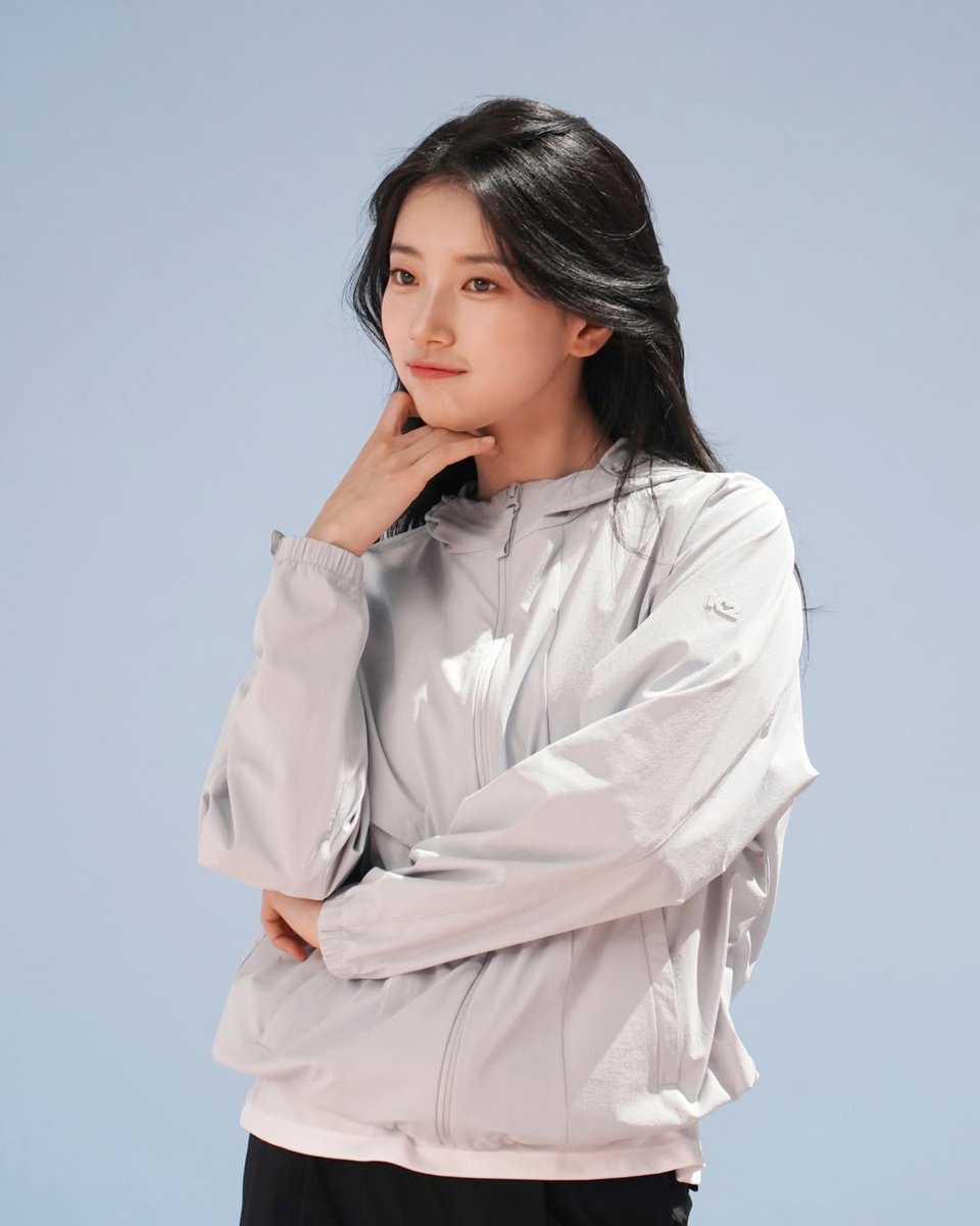 Kykorg1's tweet photo. @skuukzky #배수지 #baesuzy #managementsoop #수지 #k2 https://t.co/IHZJxpThu8