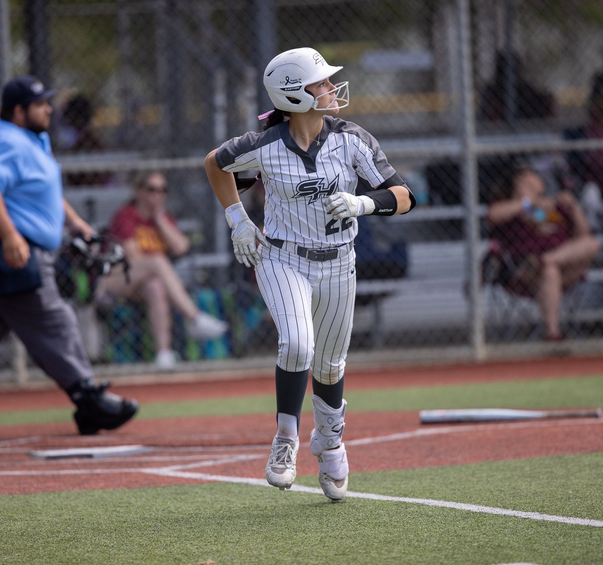 LaylaLandry09's tweet photo. Junior year is complete. Didn’t end how we wanted but still had a great season with my girls!

Up next: Summer ball☀️

@SouthAlabamaSB @UNITED_18U @BclarkUSA @StinaMcC7 https://t.co/rtd5odaAHD