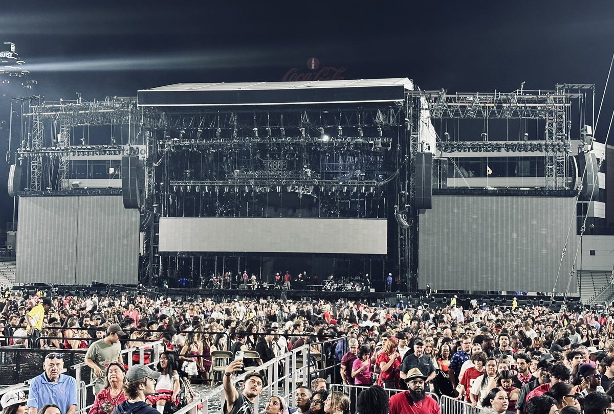 DrMoniBS's tweet image. It’s over! 😭😭😭😭😭😭😭😭
#TheRomanticWorldTour #ATL