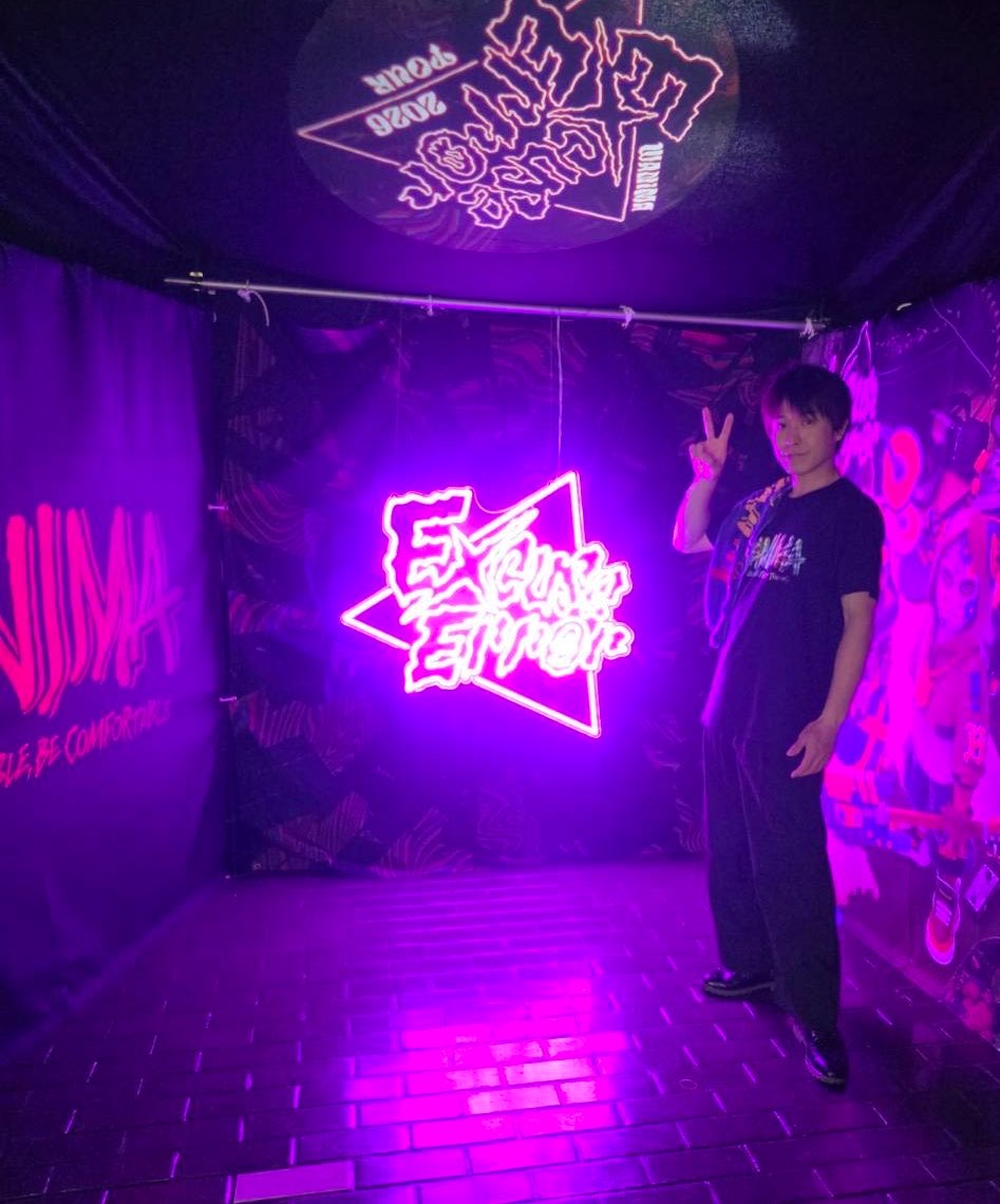 Sigd_y's tweet photo. WANIMAのLiveに初参戦してきました🐊

TVでも物凄いパワフルな高音だなと思ってたのですが、実際にそれを2時間も歌う姿を見て��巻でした😳
トークもオモロすぎ🤣

最高なLiveでした🤩

#WANIMA
#愛媛 https://t.co/cNLYXjPBGN